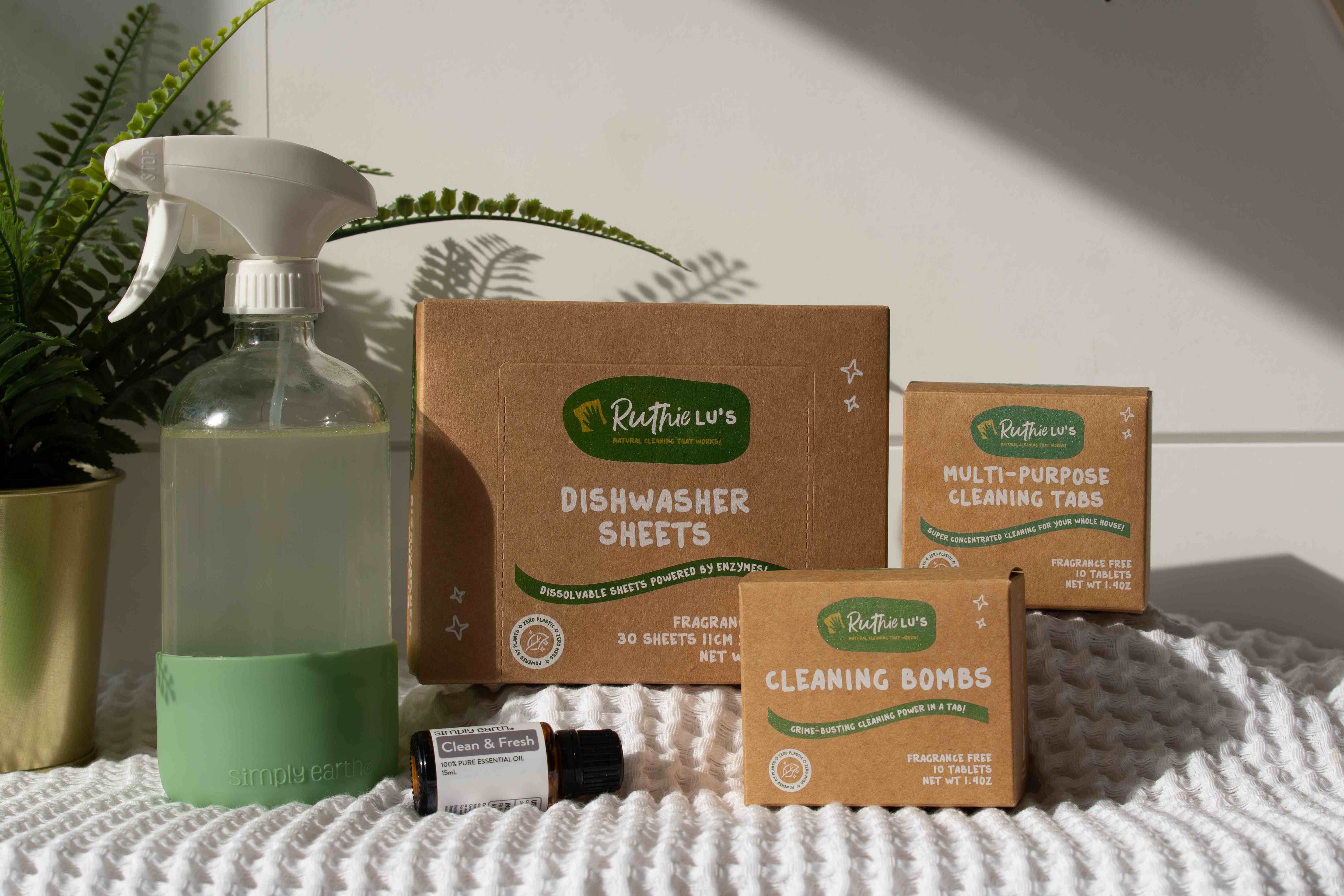 What is a Cleaning Spray Starter Set?